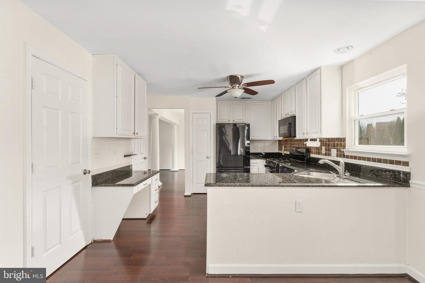5568 Roundtree Drive photo 18