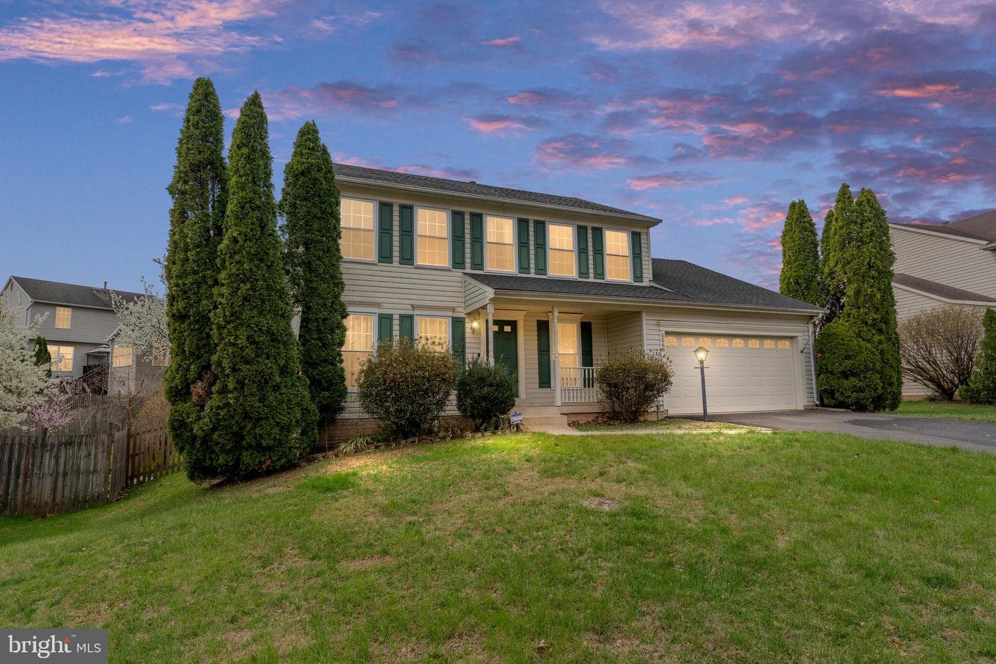 5568 Roundtree Drive photo 2