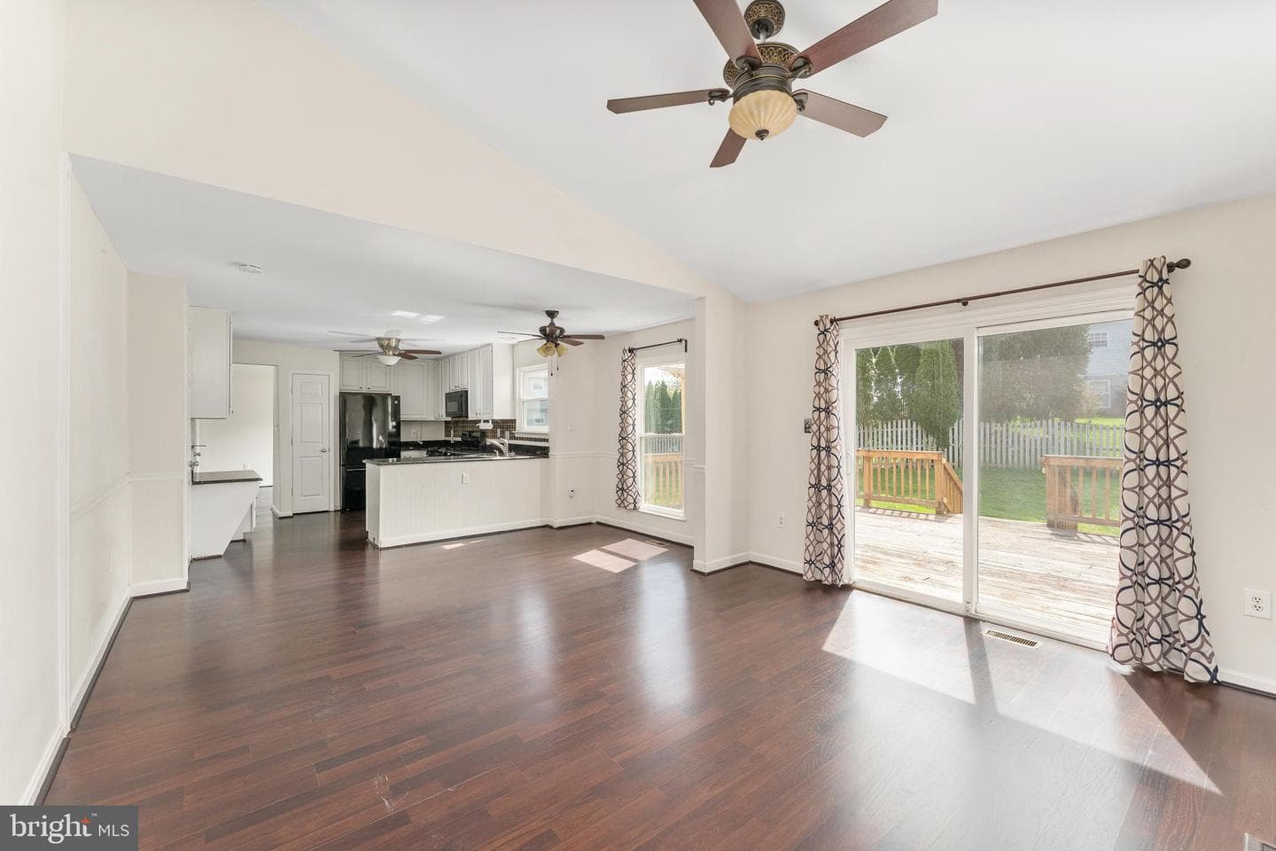 5568 Roundtree Drive photo 22