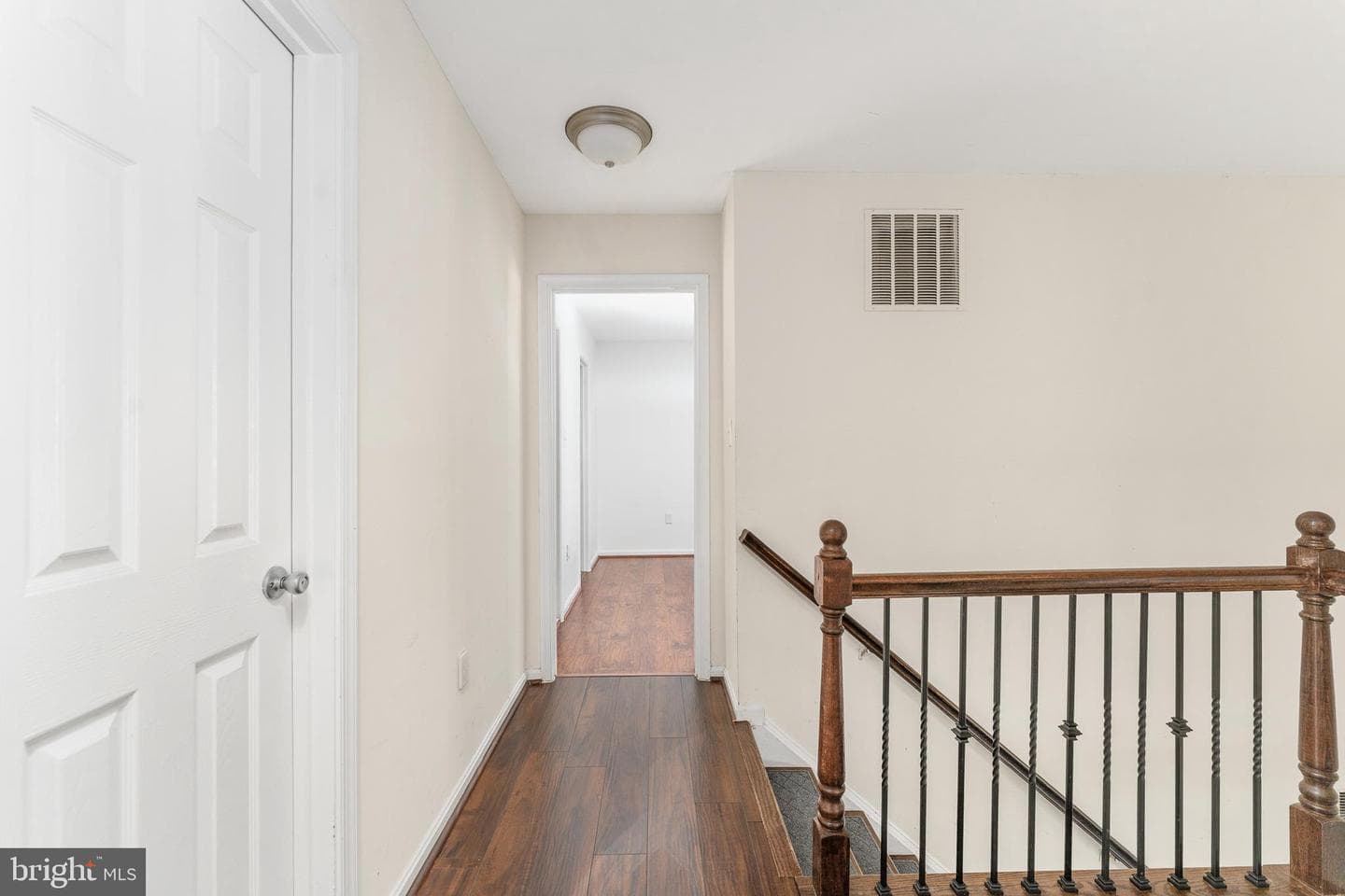 5568 Roundtree Drive photo 30
