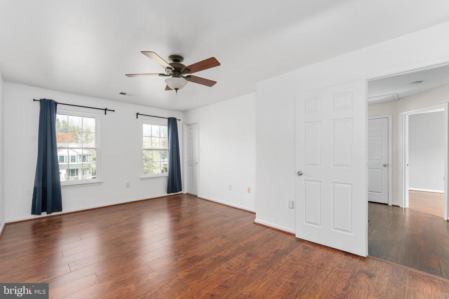 5568 Roundtree Drive photo 33
