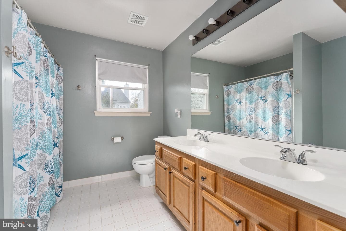 5568 Roundtree Drive photo 40