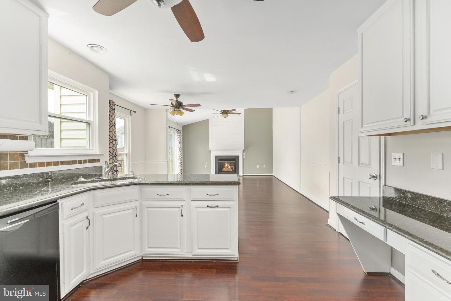 5568 Roundtree Drive photo 59