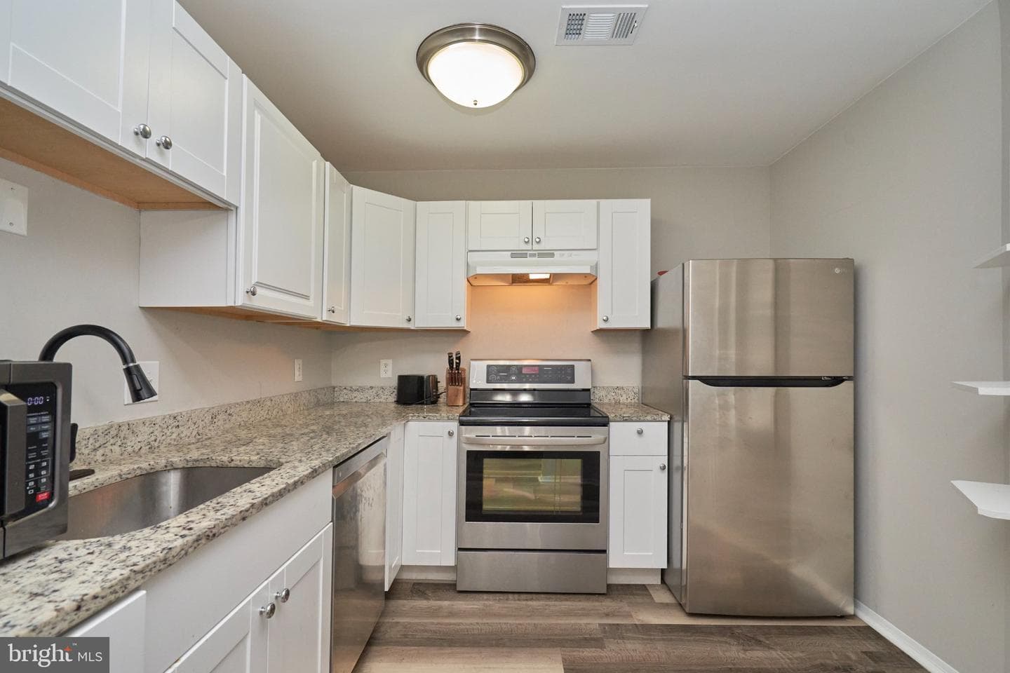 2841 Chablis Circle photo 11