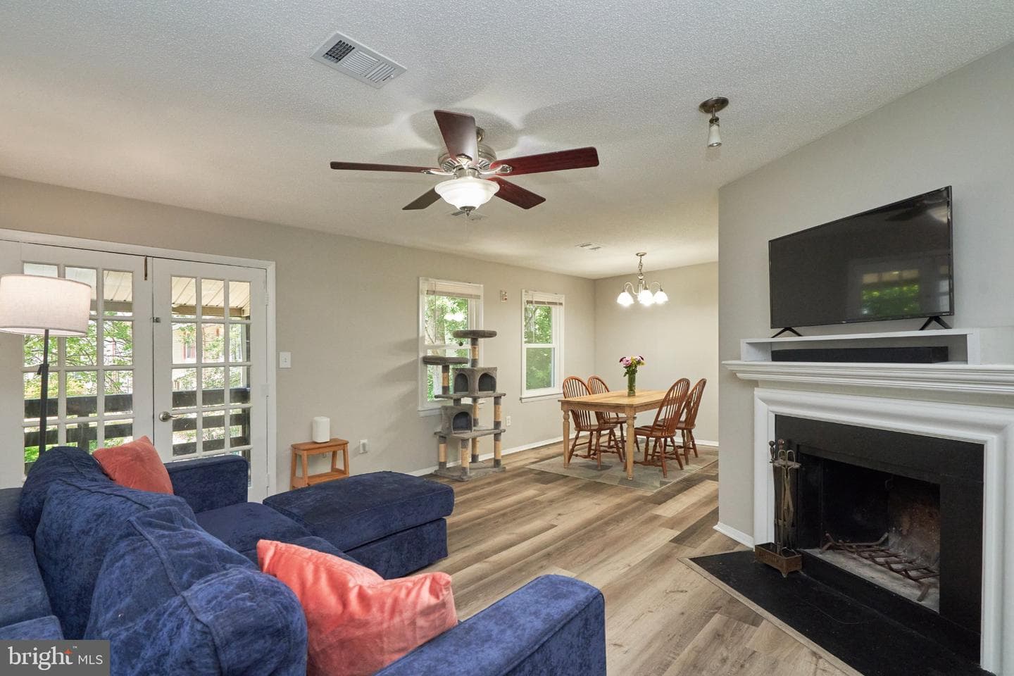 2841 Chablis Circle photo 3