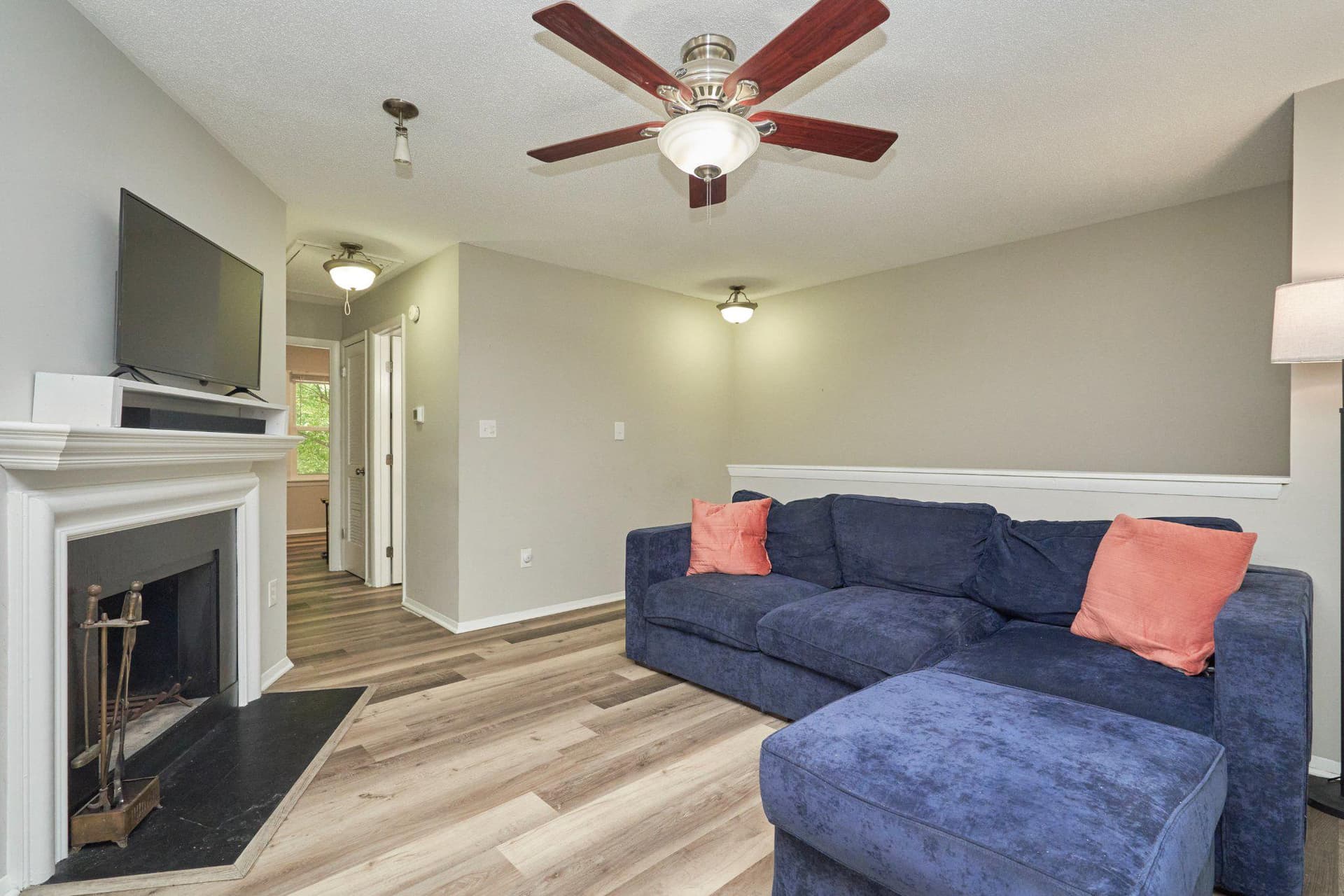 2841 Chablis Circle photo 5