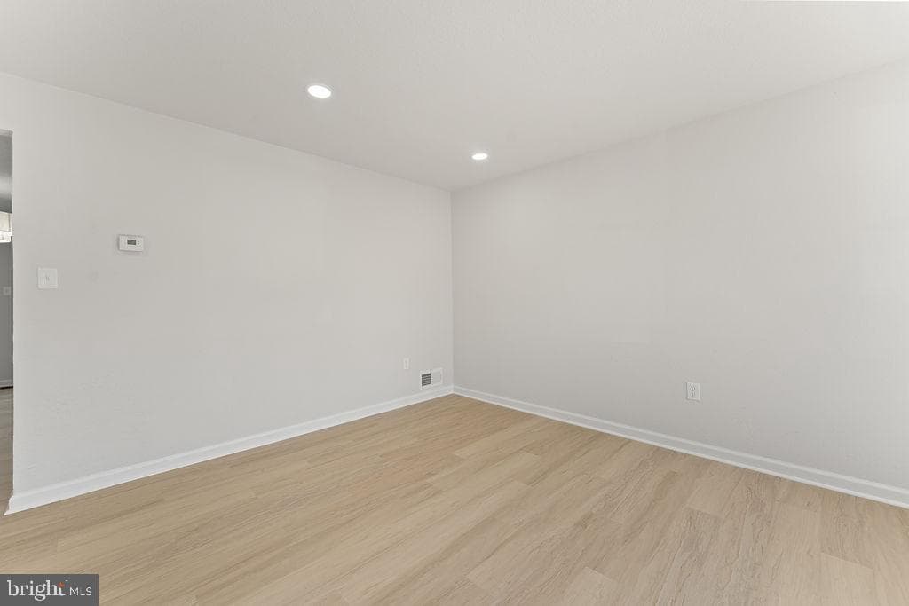 4612 Charlton Court photo 3