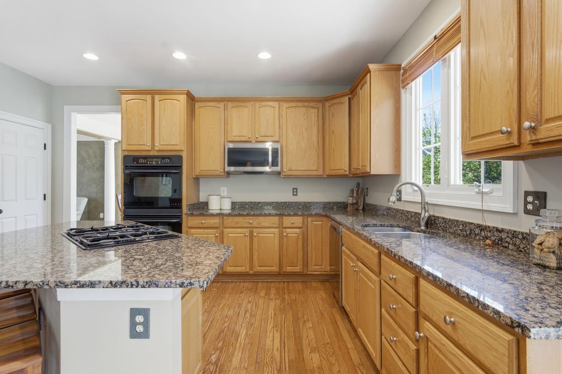 5440 Sherman Oaks Court photo 14