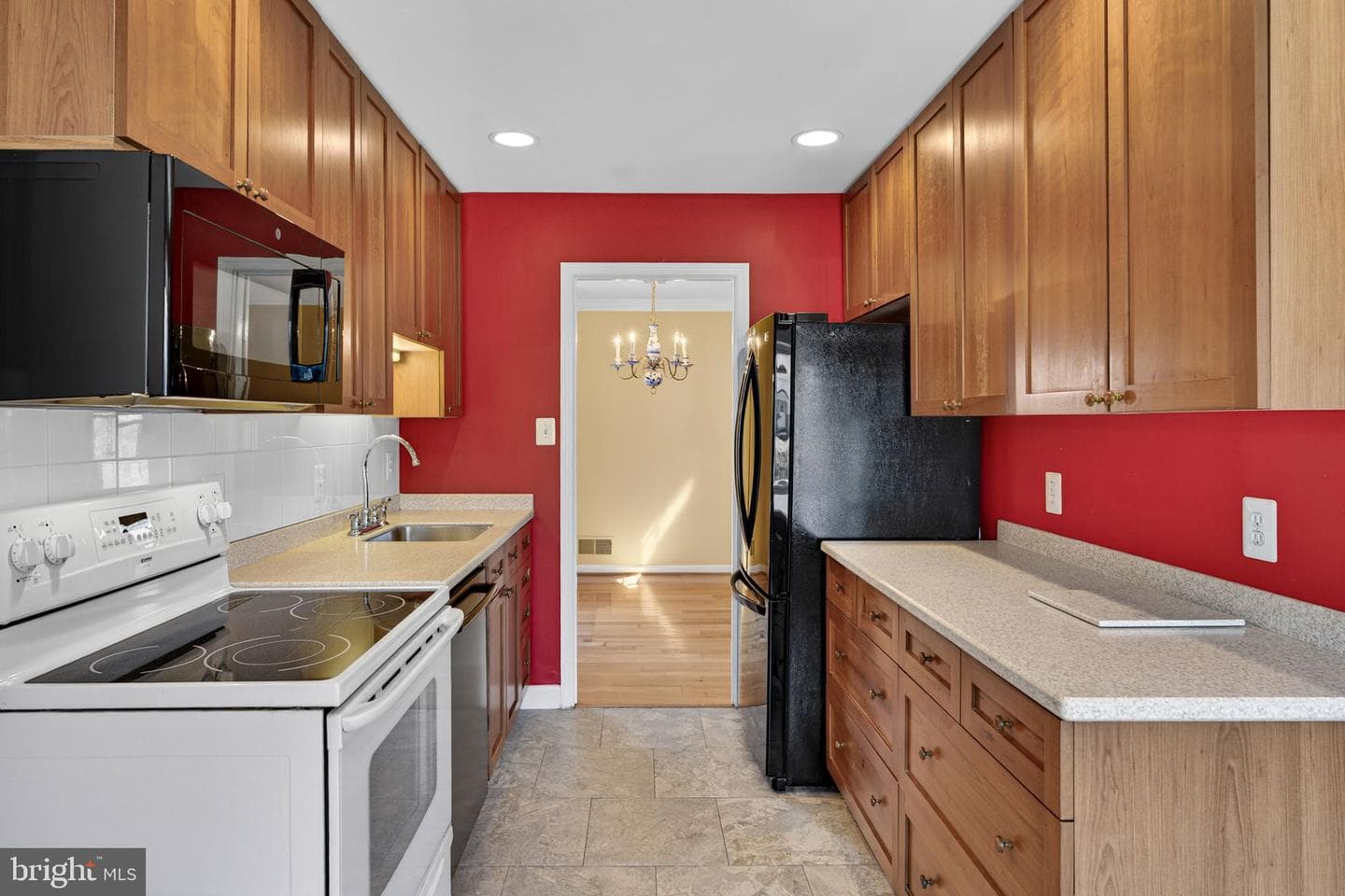 7510 Roxbury Avenue photo 18