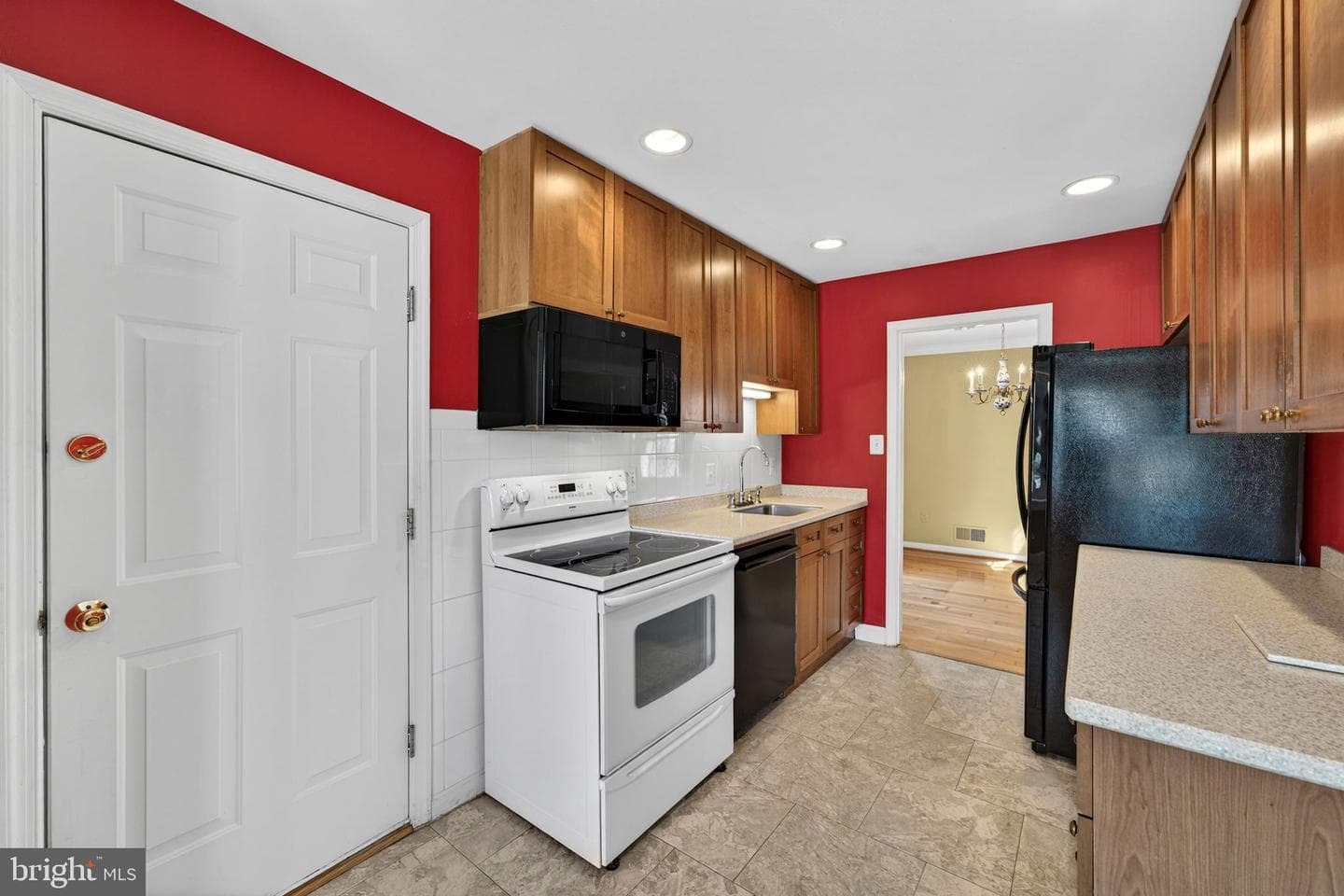 7510 Roxbury Avenue photo 19