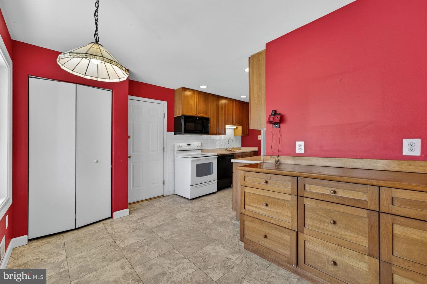 7510 Roxbury Avenue photo 22