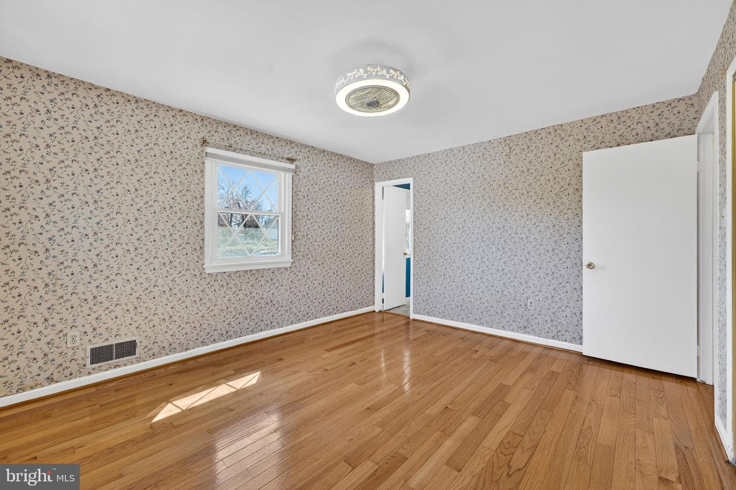 7510 Roxbury Avenue photo 26