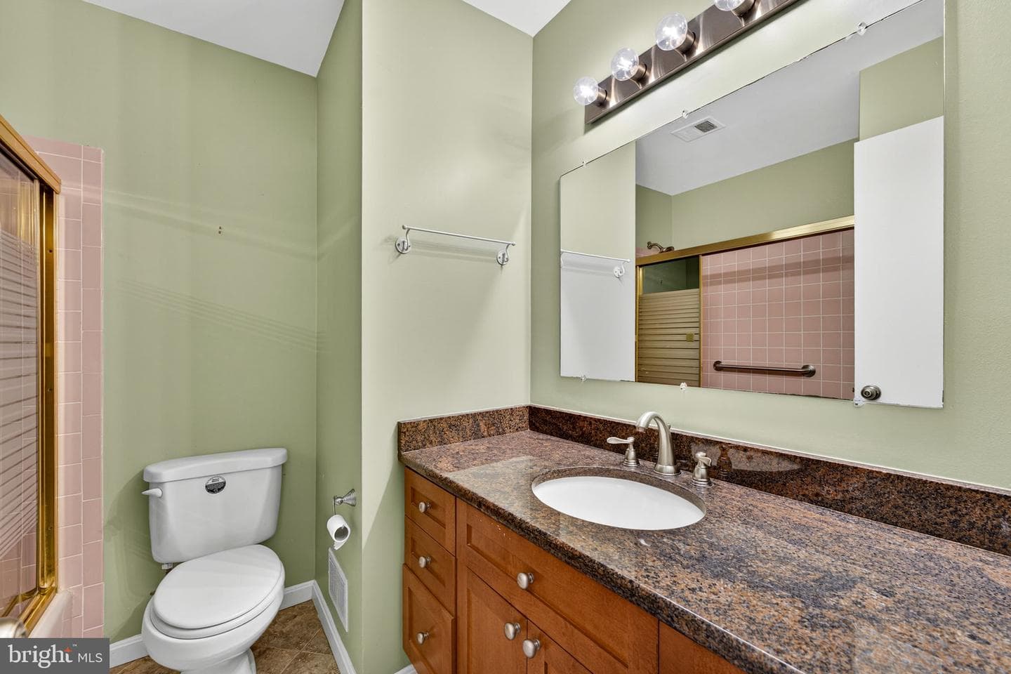 7510 Roxbury Avenue photo 34