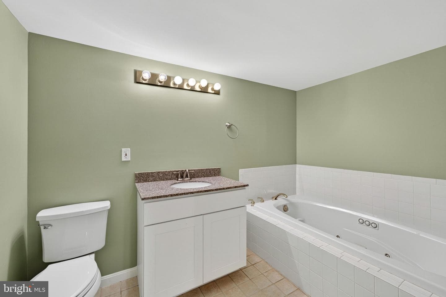 7510 Roxbury Avenue photo 44