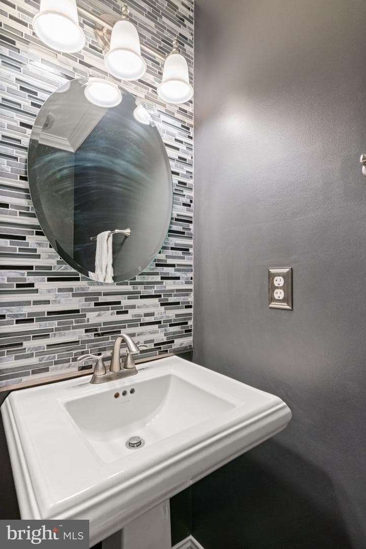9024 Baber Drive photo 25