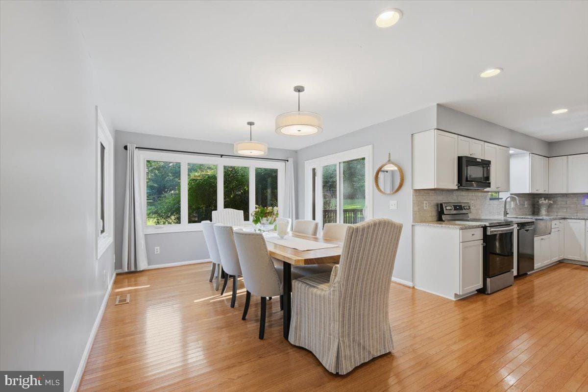 4366 Stepney Drive photo 18
