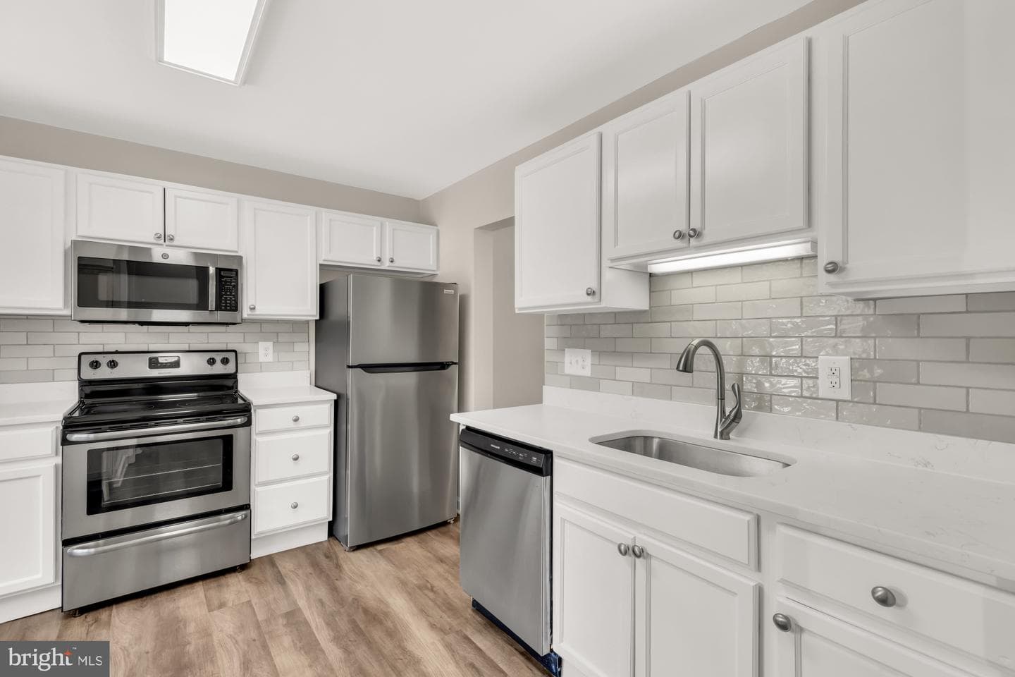 2810 Cambridge Drive photo 10