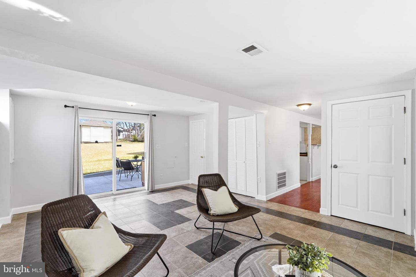4422 Hamilton Drive photo 10