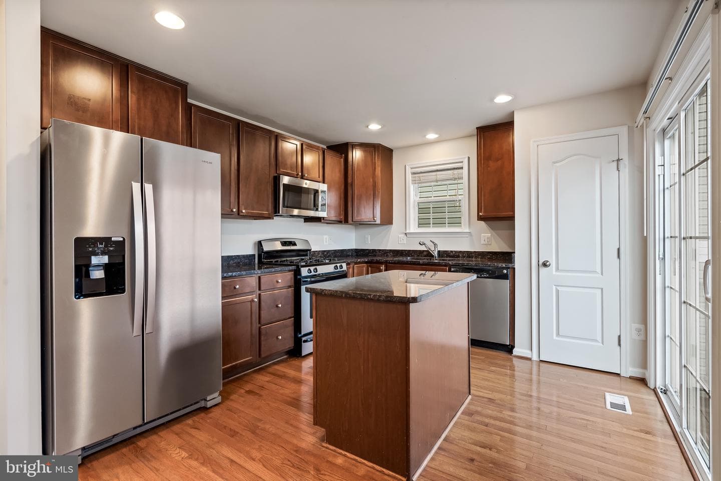 2910 Truffle Oak Place photo 2