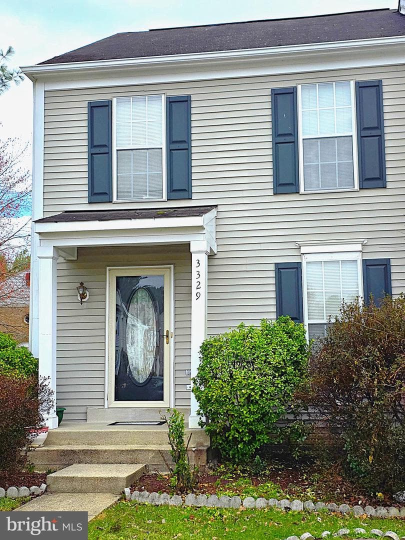 3329 Esquarre Court photo 2
