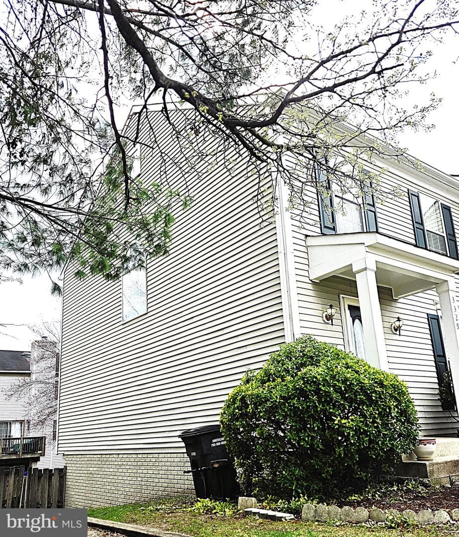 3329 Esquarre Court photo 4