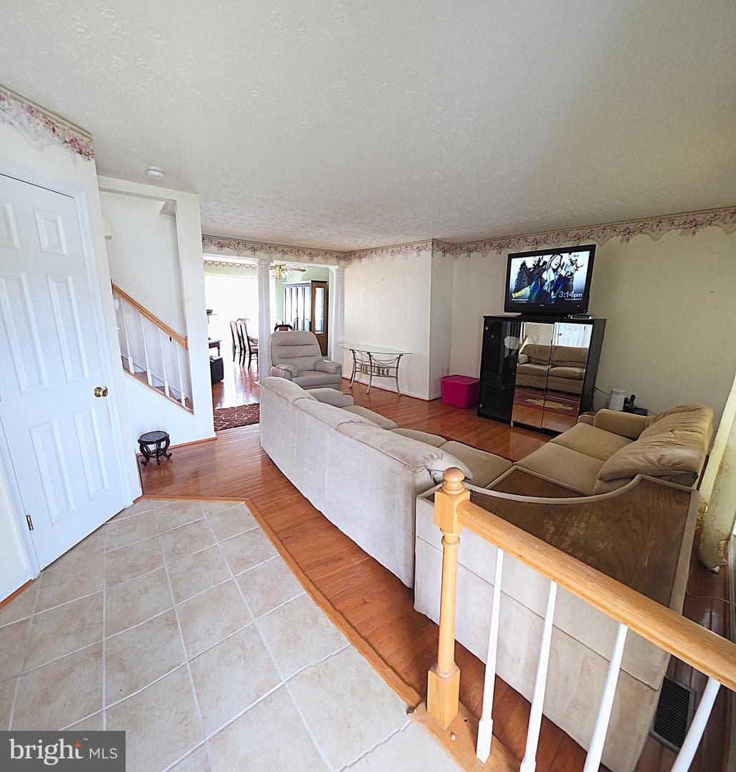 3329 Esquarre Court photo 7