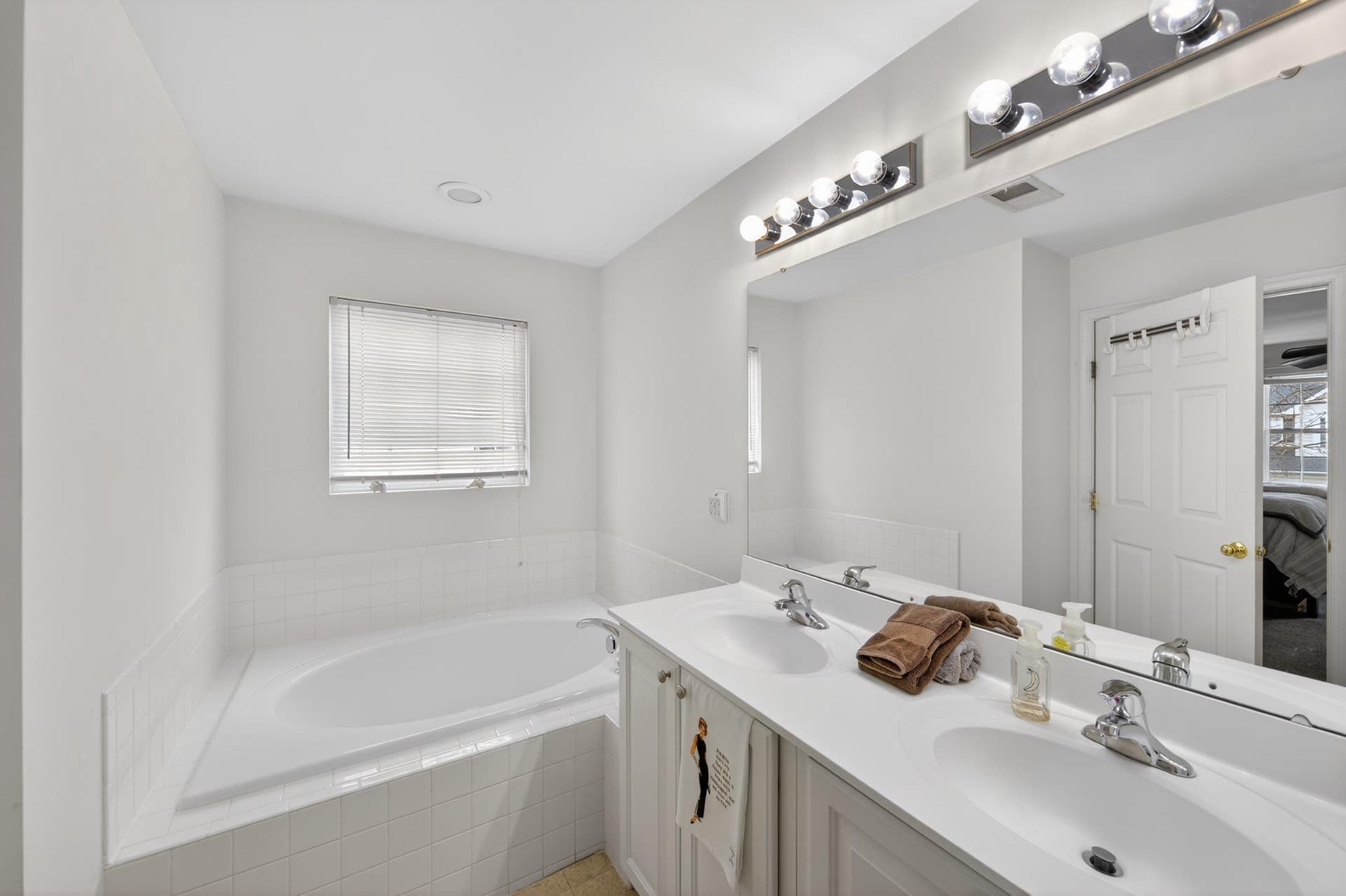 16128 Sheringham Way photo 31