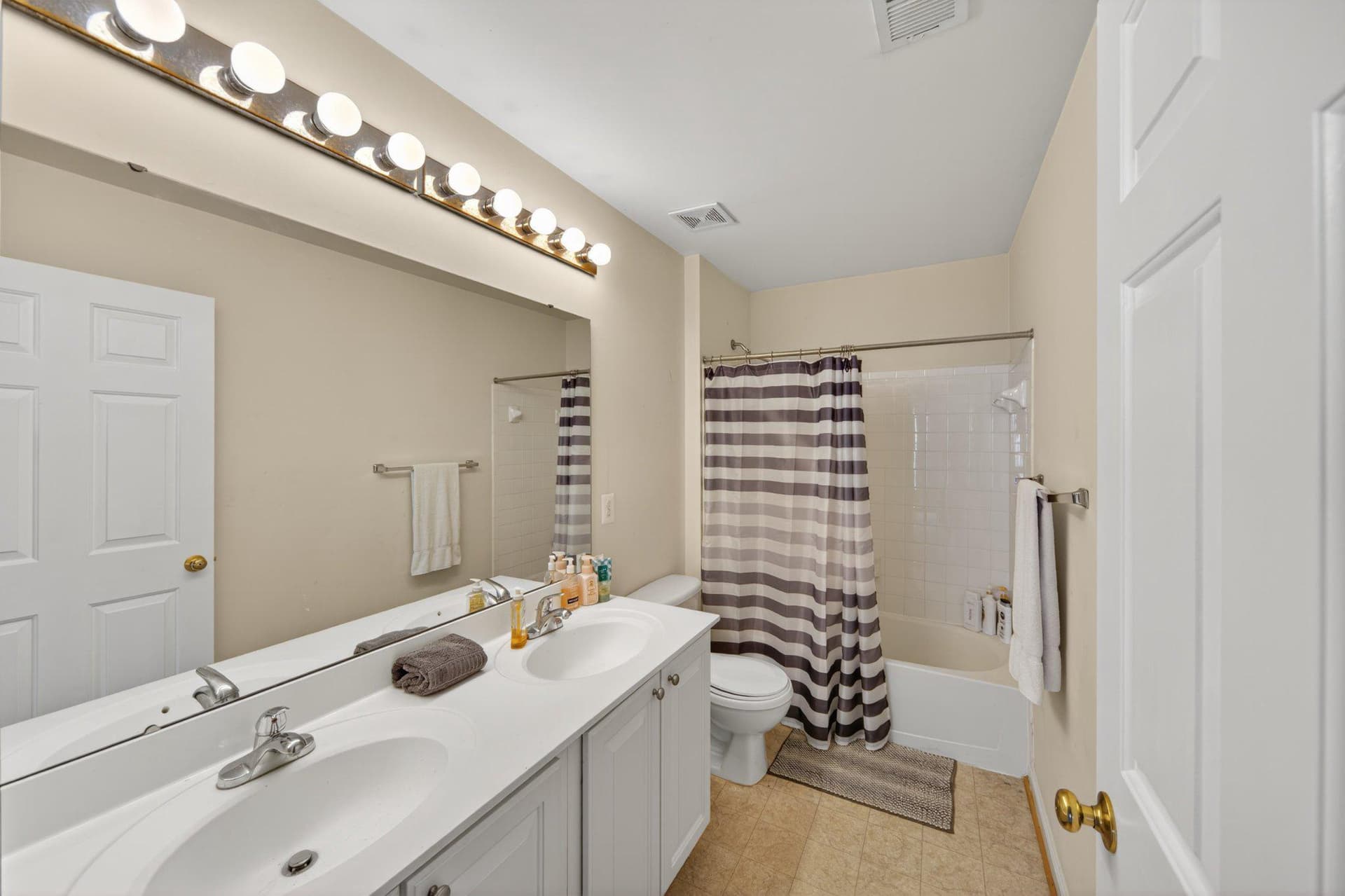 16128 Sheringham Way photo 39
