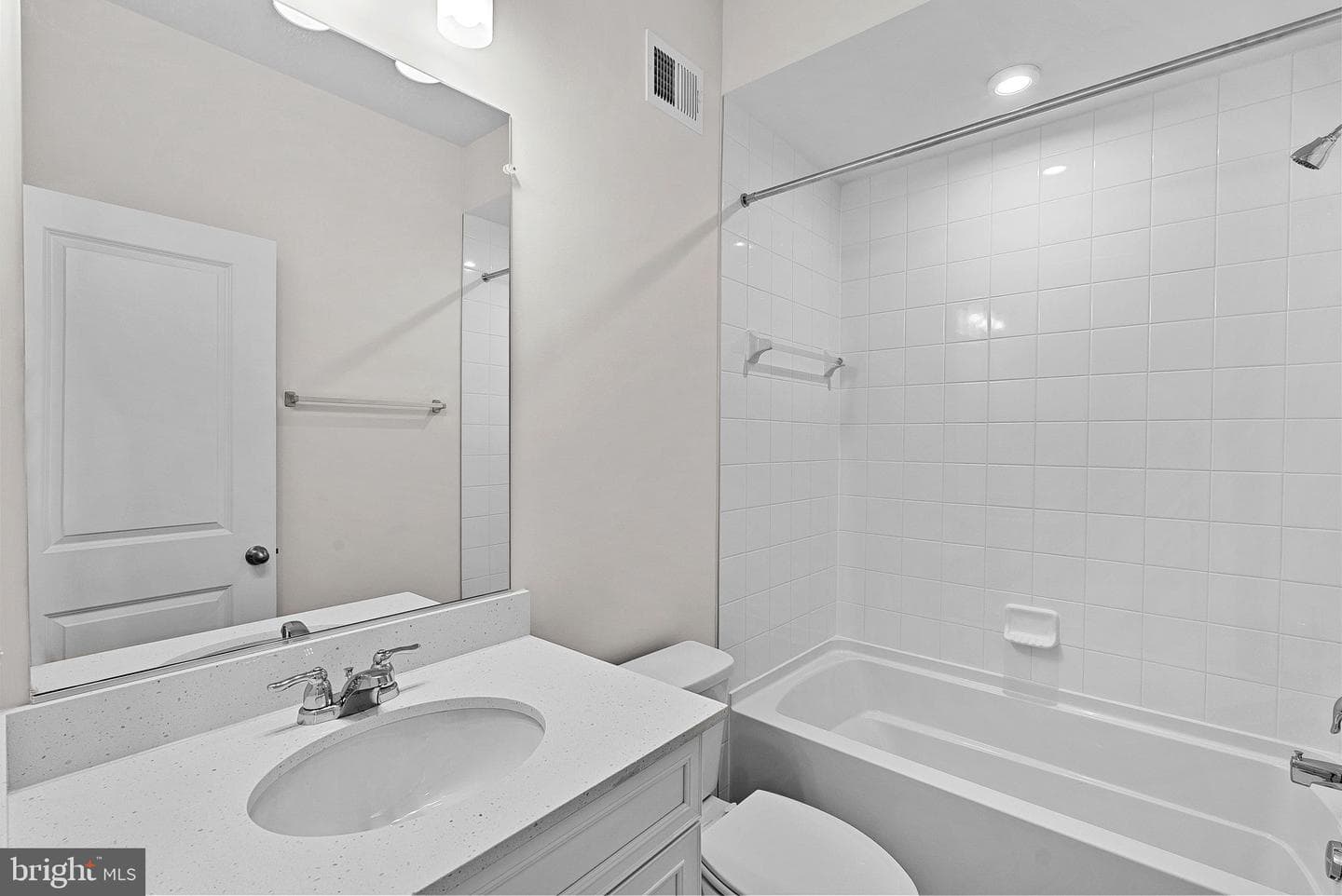 17990 Alicia Avenue photo 18