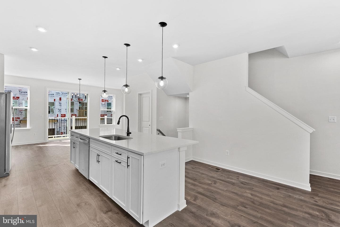 17990 Alicia Avenue photo 4