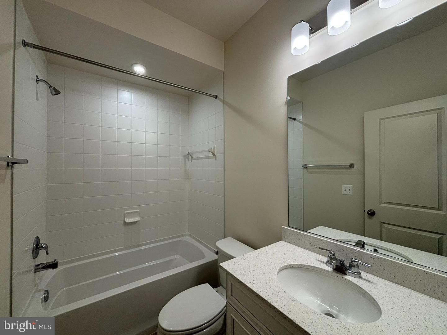 17988 Alicia Avenue photo 15
