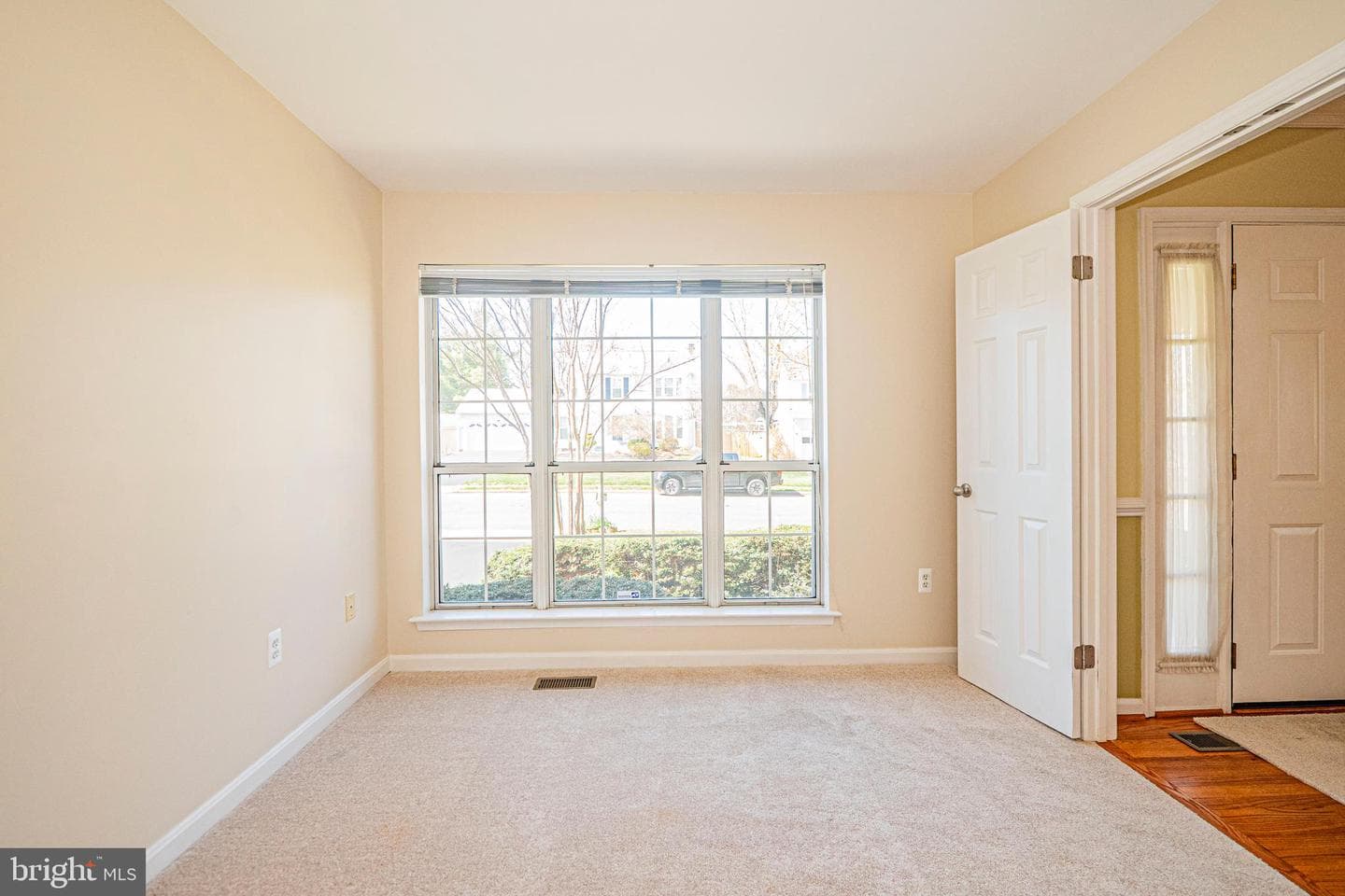 14713 Stratford Drive photo 4