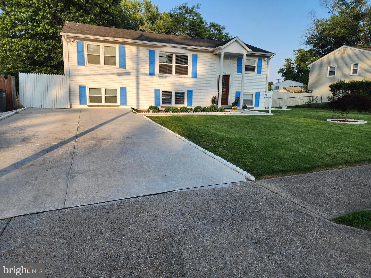 15107 Illinois Road photo 4