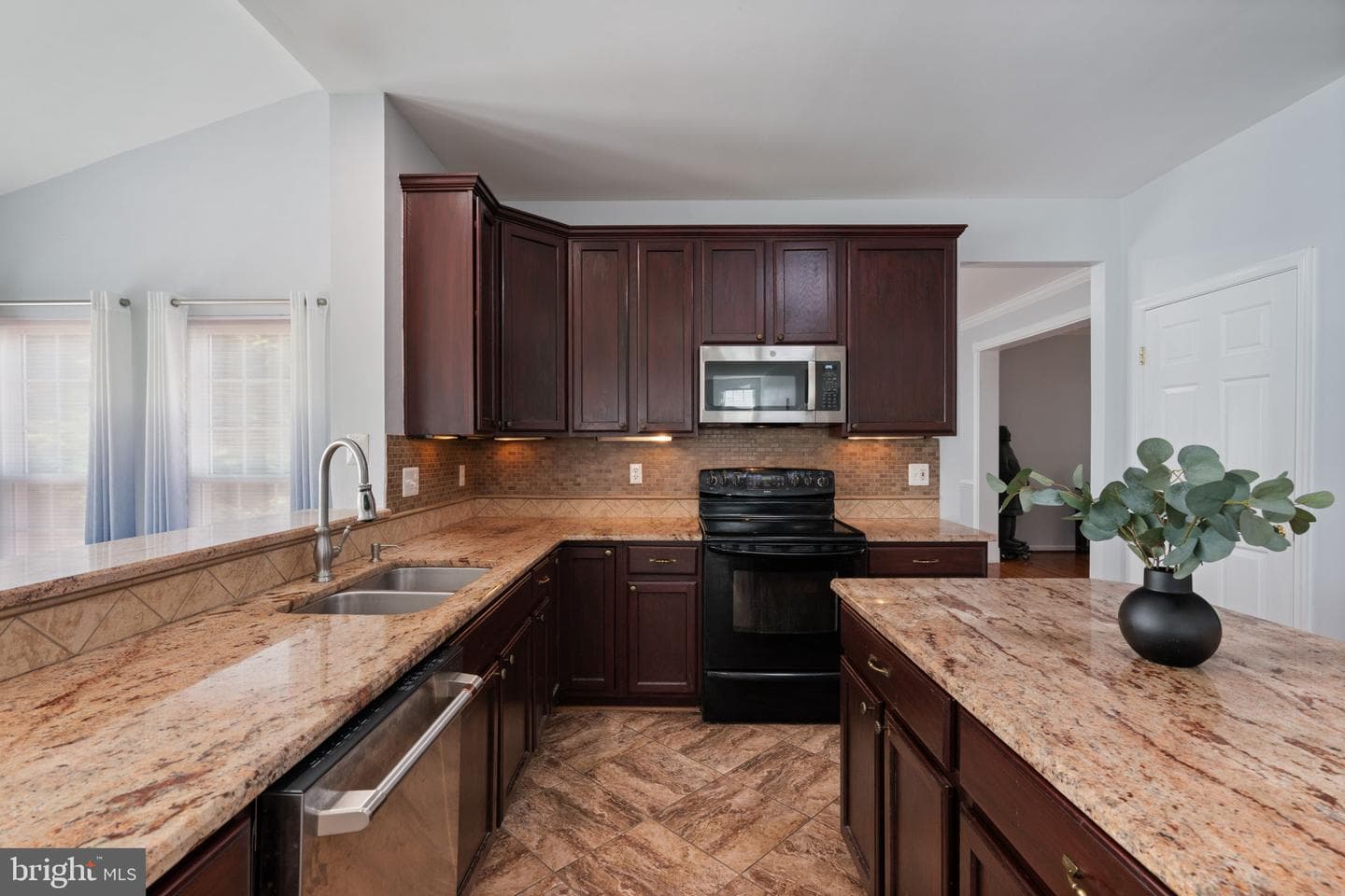 6472 Colonial Village Loop photo 8