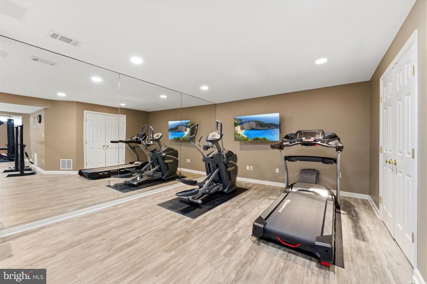 6070 Erinblair Loop photo 40