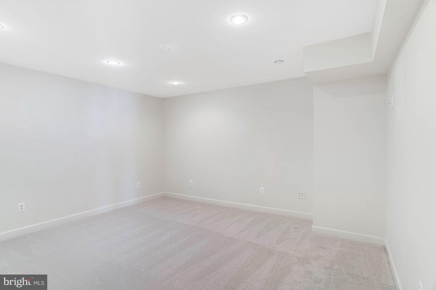 13071 Invergordon Street photo 44
