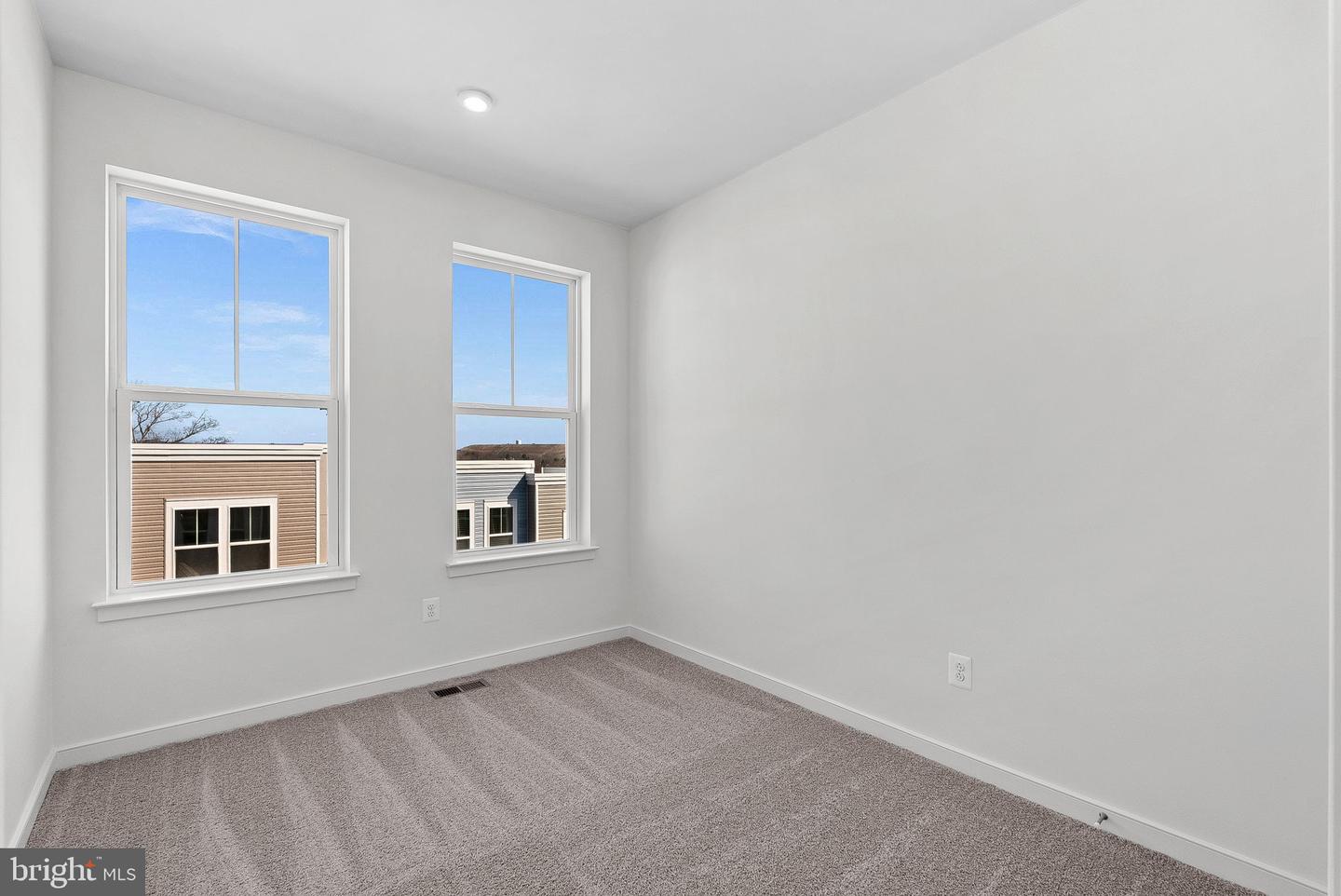 17986 Alicia Avenue photo 20