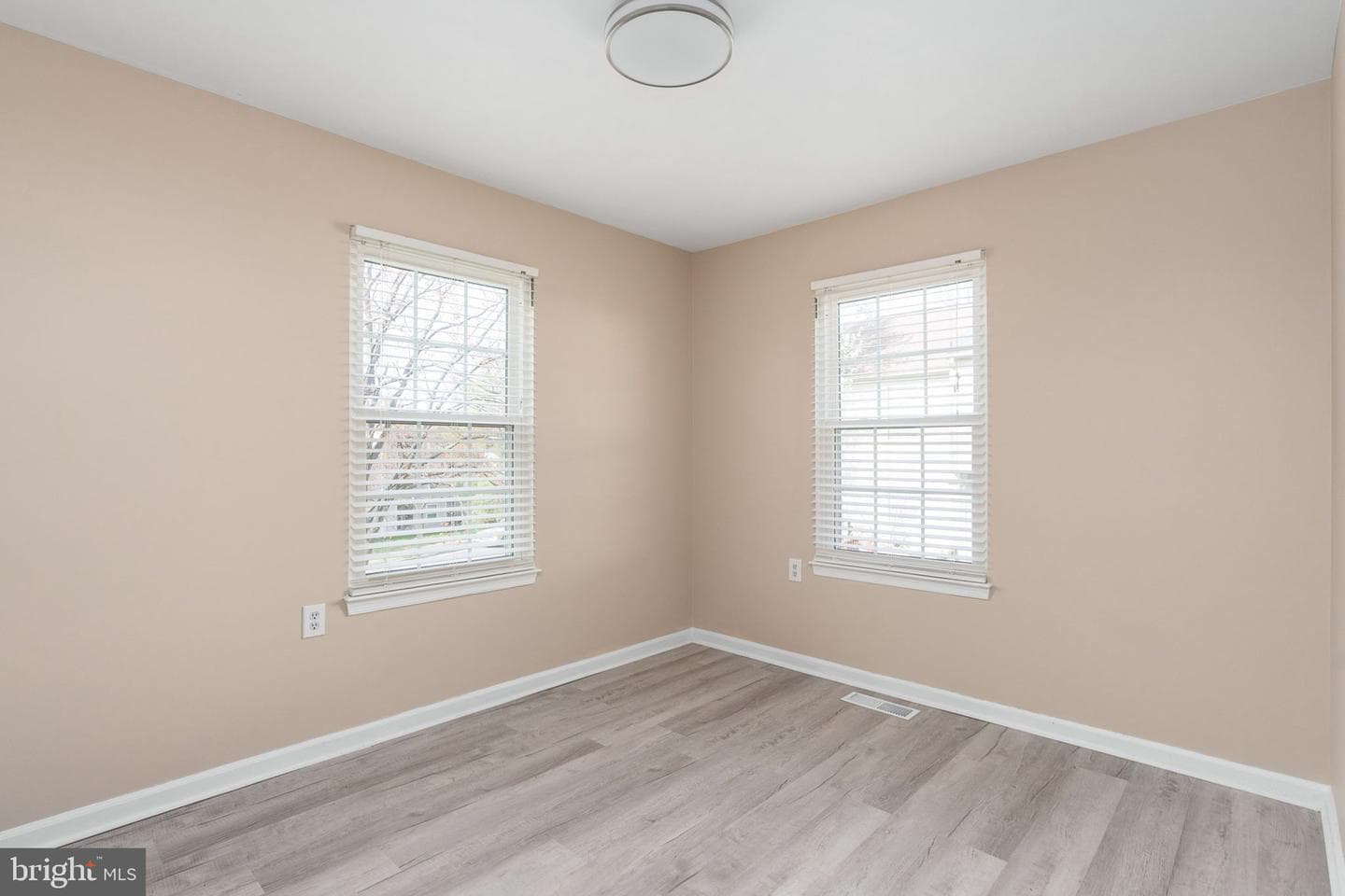 10898 Stone Hill Lane photo 37
