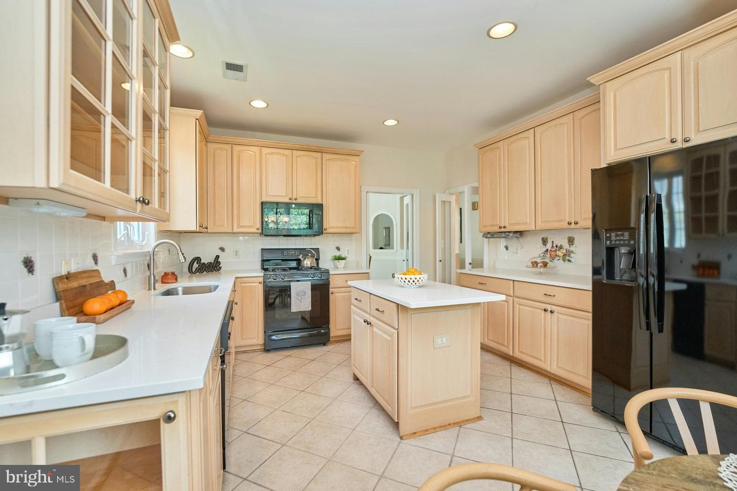 6340 Avington Place photo 9
