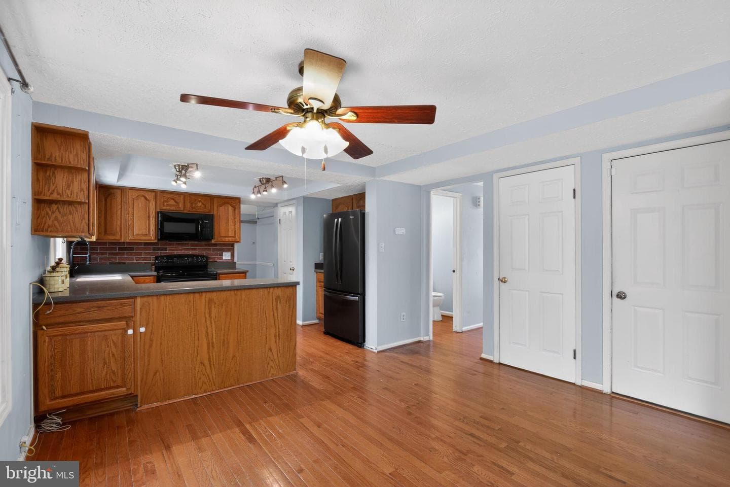 4884 Tobacco Way photo 9