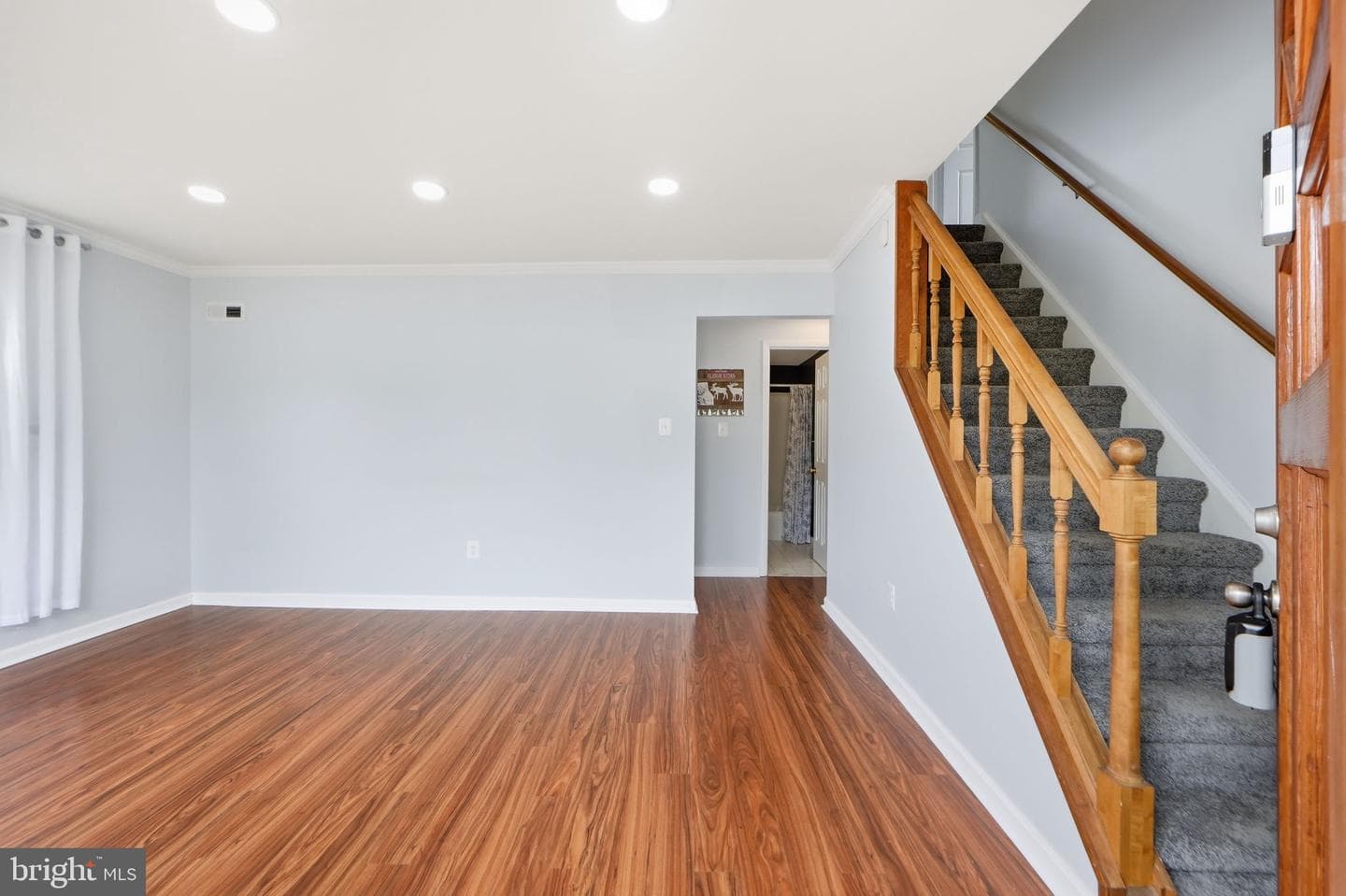 9313 Byron Street photo 10