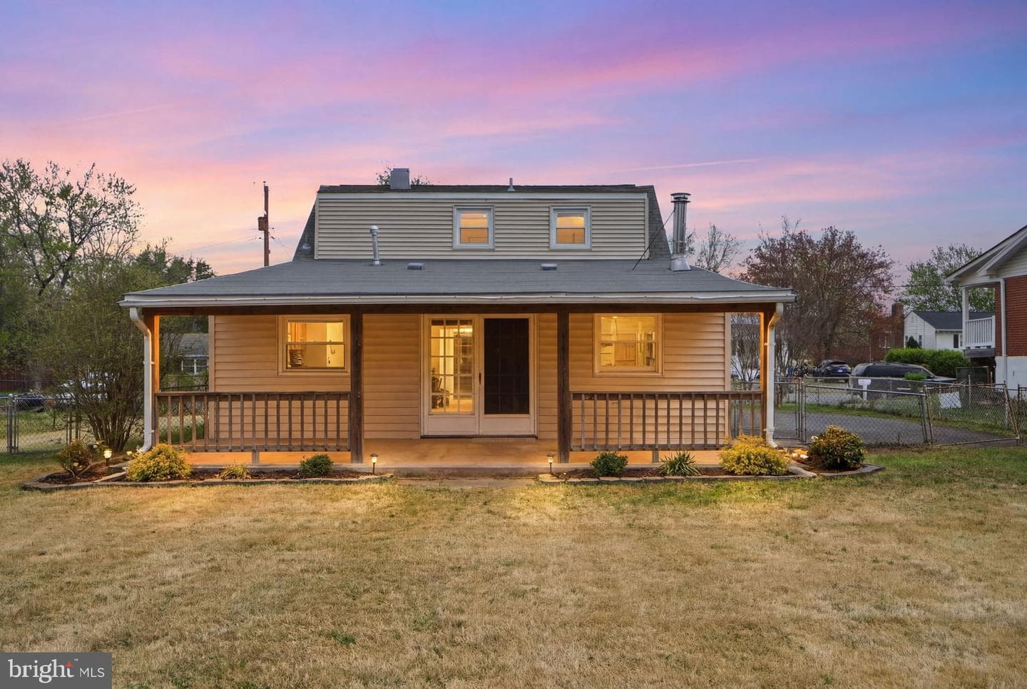 9313 Byron Street photo 33