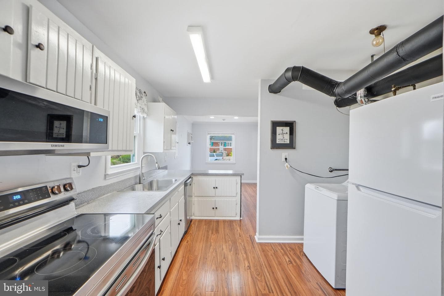 9313 Byron Street photo 6