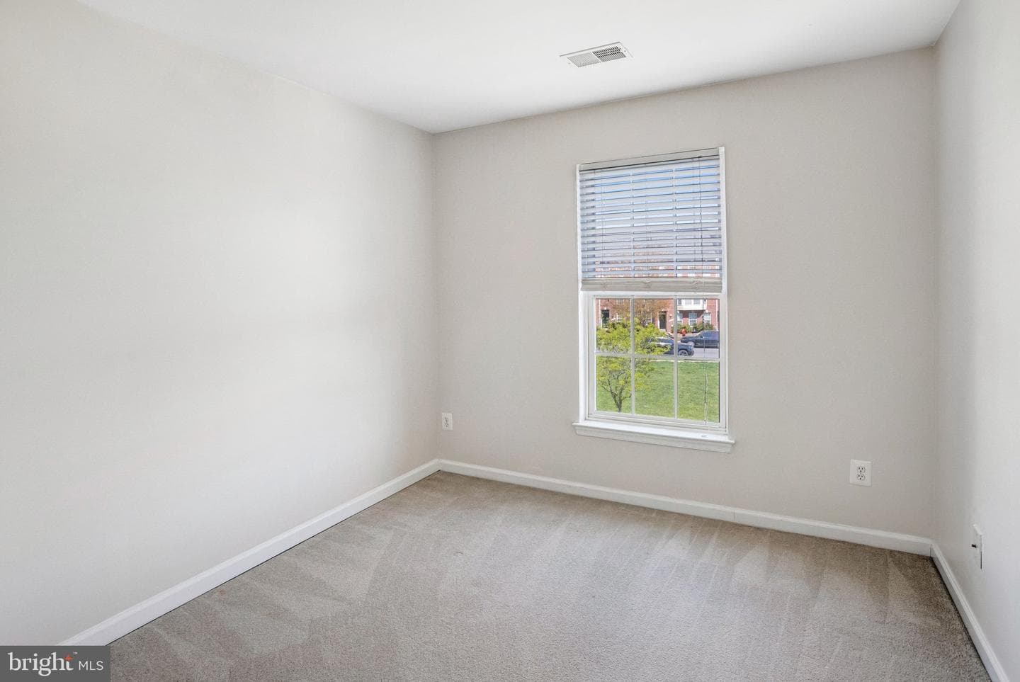 16616 Barge Circle photo 37