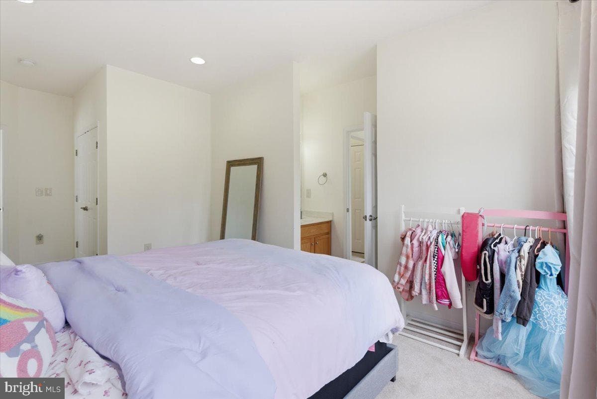 16216 Radburn Street photo 31