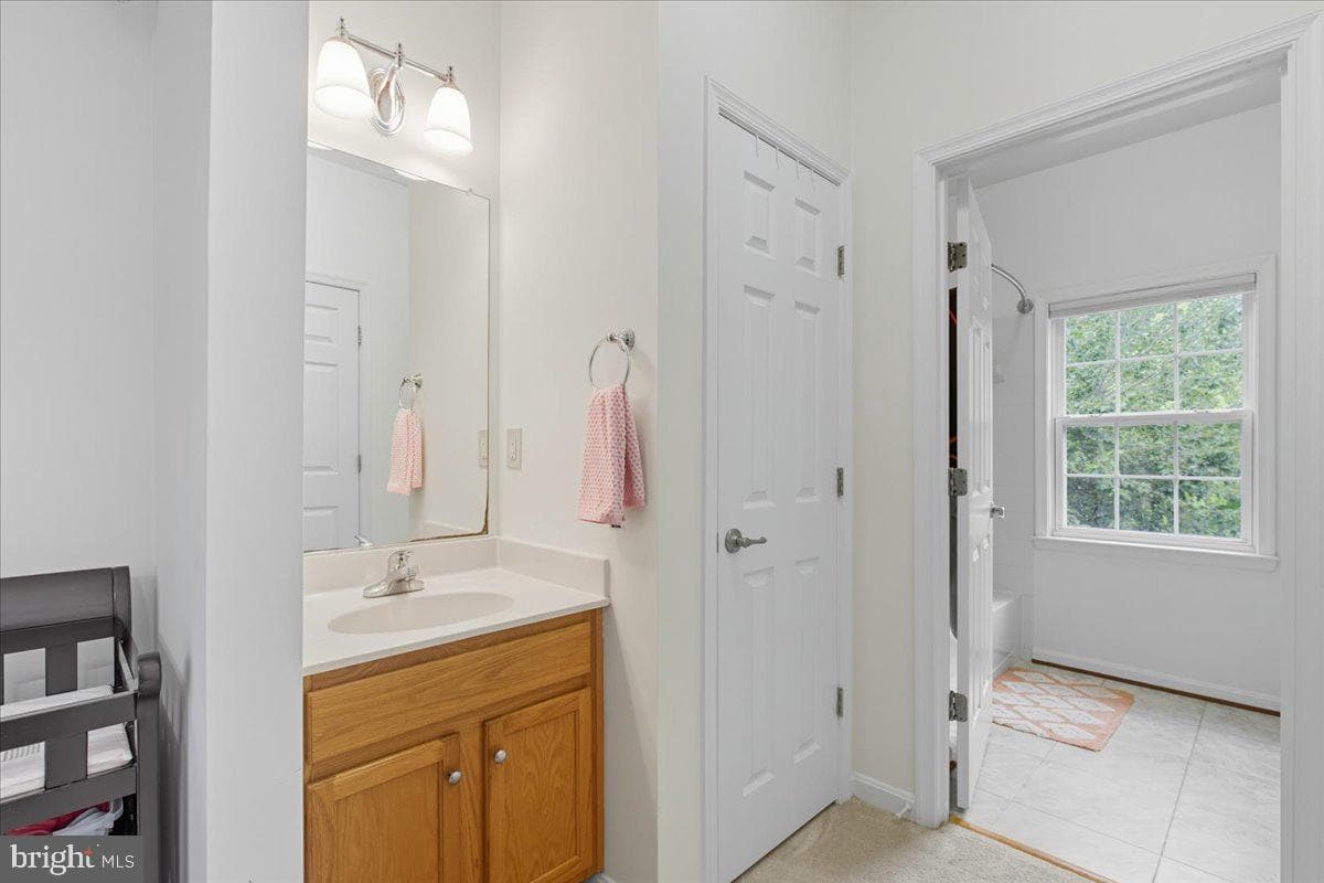 16216 Radburn Street photo 34