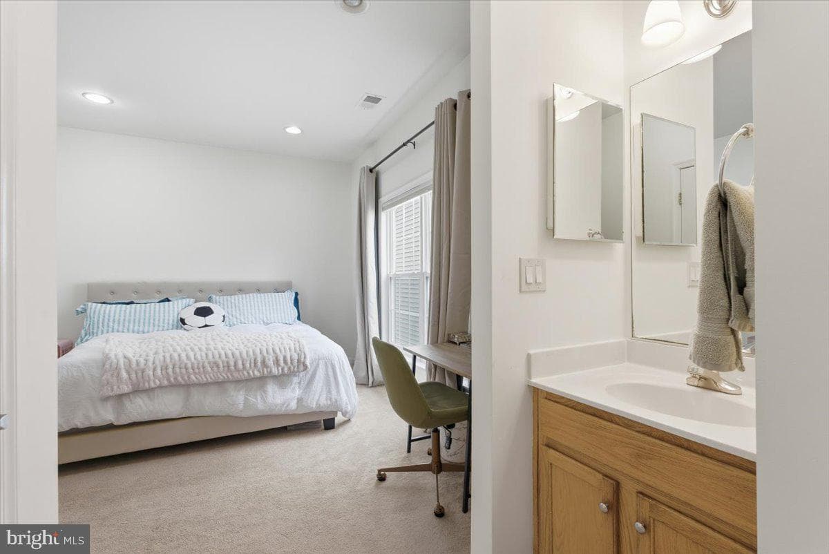 16216 Radburn Street photo 35