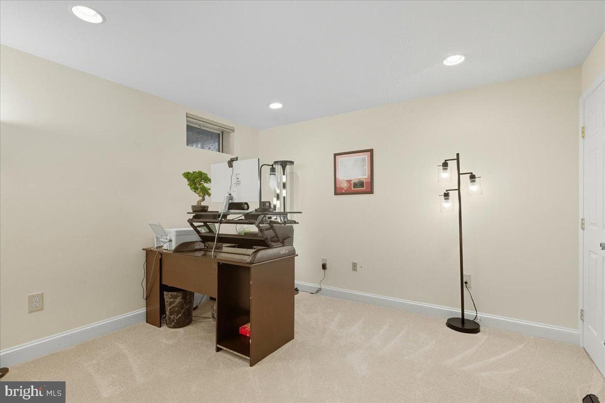 16216 Radburn Street photo 45