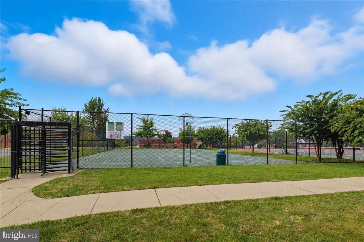 16216 Radburn Street photo 59