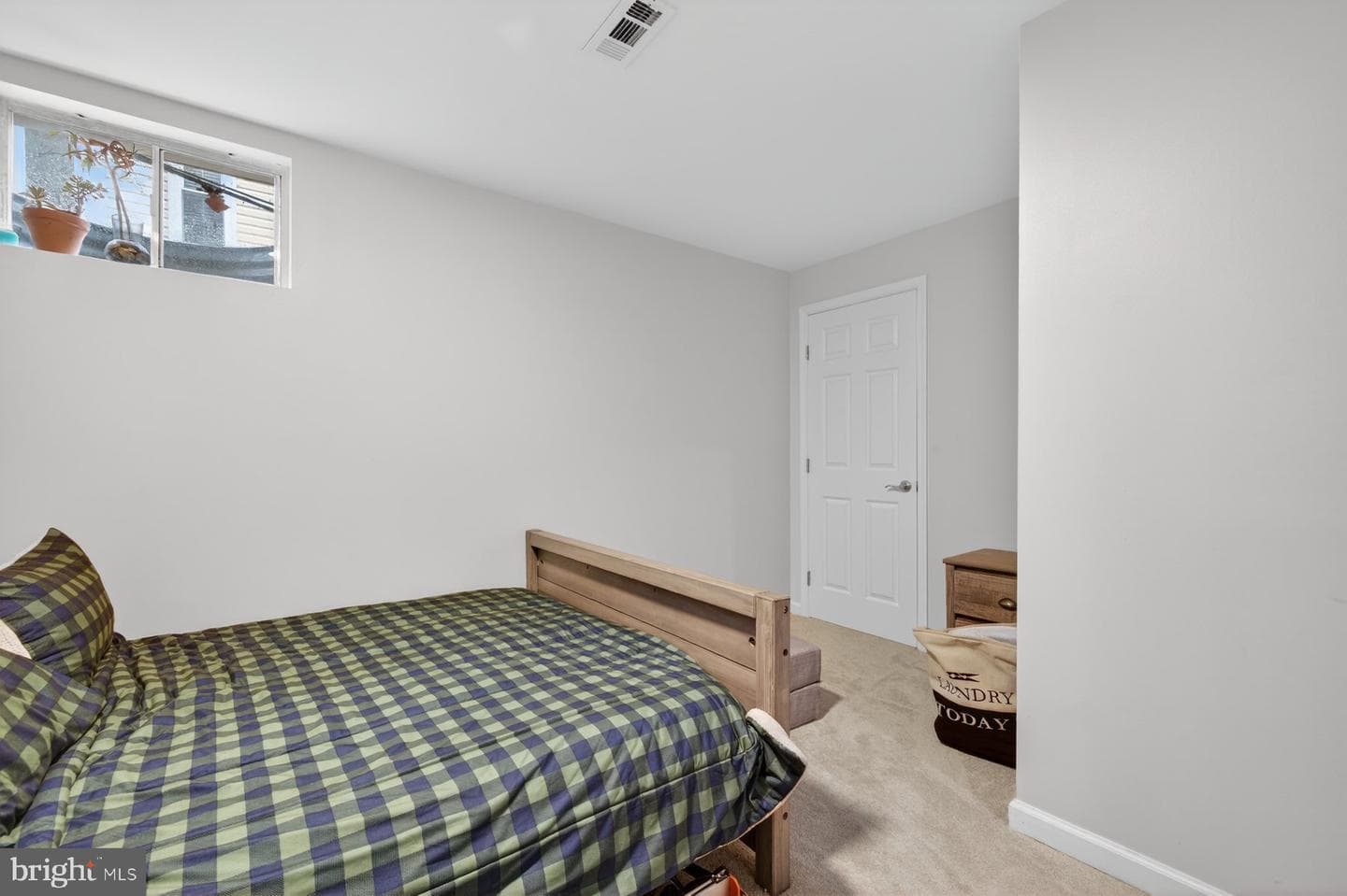 9876 Airedale Court photo 32